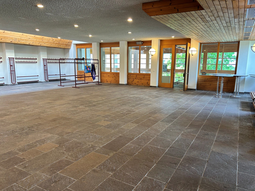Foyer mit Garderobe - Maienmatt